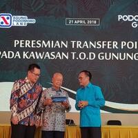 kepala-bptj-resmikan-transfer-point-lrt-gunung-putri-di-podomoro-golf-view