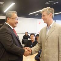 mendes-pdtt-ajak-mahasiswa-indonesia-di-australia-pulang-untuk-membangun-desa