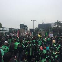 gedung-dpr-dikepung-pengemudi-ojek-daring