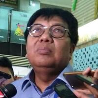 tulis-komentar--botol-kosong--jelang-laga-lawan-persib-bos-persija-banjir-hujatan