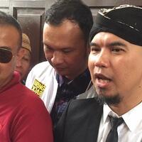 jalani-sidang-ahmad-dhani-klaim-didoakan-hampir-semua-habib-di-indonesia