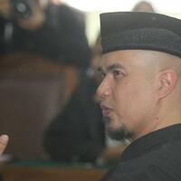 ahmad-dhani-klaim-sejak-2010-tweet-nya-tak-pernah-rendahkan-suku-dan-agama