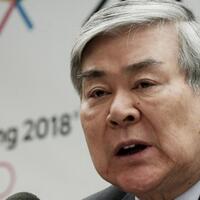 bos-korean-air-pecat-dua-putrinya-karena-siram-air-ke-muka-mitra-bisnisnya