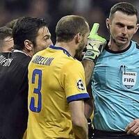 usai-serang-wasit-kini-gianluigi-buffon-hampiri-pemain-napoli-untuk-lakukan-ini