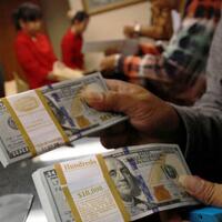 jika-rupiah-terus-melemah-kredit-macet-dalam-valas-berpotensi-melonjak