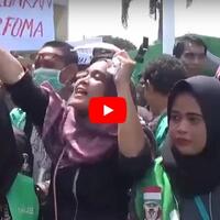 tak-ikut-demo-seorang-wanita-pengemudi-ojek-online-dihukum-rekannya
