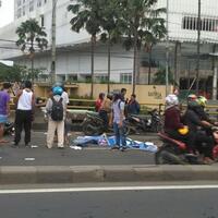 truk-tronton-yang-alami-rem-blong-hantam-3-pemotor-di-cikokol-1-orang-tewas-tergilas