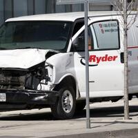 mobil-van-tabrak-pejalan-kaki-di-toronto-10-orang-tewas