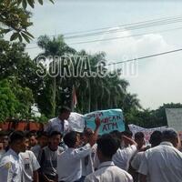 tuntut-kepala-sekolah-dicopot-siswa-sman-1-mojosari-mojokerto-ancam-demo-lagi