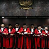 jokowi-bentuk-tim-pansel-calon-hakim-konstitusi-untuk-cari-pengganti-maria-farida