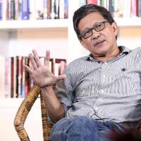 rocky-gerung-tak-punya-ijazah-tapi-mengajar-program-doktor