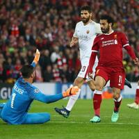 laga-sengit-liverpool-vs-as-roma-sempat-terhenti-karena-hakim-garis