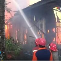 ditinggal-ke-kebun-enam-rumah-di-jeneponto-habis-terbakar