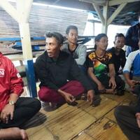 sambil-ngopi-kang-hasan-terima-keluhan-nelayan-jayanti-soal-dermaga