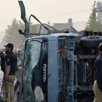 enam-polisi-tewas-dalam-tiga-serangan-bom-bunuh-diri-di-pakistan