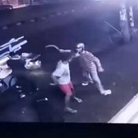 aksi-begal-sabet-korban-dengan-celurit-di-depok-terekam-cctv
