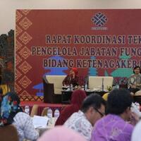 4906-pns-fungsional-ketenagakerjaan-siap-hadapi-revolusi-industri-40