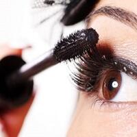 terapkan-5-hal-ini-agar-bulu-mata-tak-menggumpal-saat-memakai-maskara