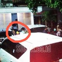 10-jam-geledah-rumah-pribadi-bupati-mojokerto-kpk-tenteng-lima-koper