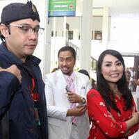 mbah-mijan-sebut-sandy-tumiwa-masih-cinta-begini-reaksi-tessa-kaunang