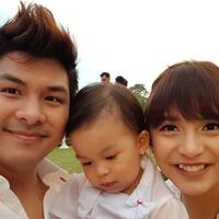 pose-unik-5-foto-kompak-nastusha-dengan-papa-mamanya-ini-sukses-buat-netizen-gemas