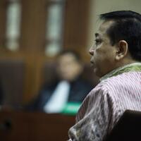 novanto-bantah-kencing-berdiri