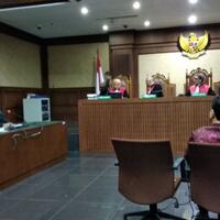 novanto-pas-gubrak-gubrak-saya-kejedot-kaca