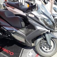 impresi-tunggangi-skutik-bertenaga-besar-dari-kymco-downtown-250i