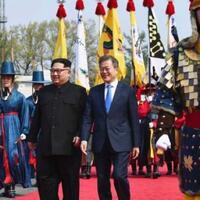 saksi-bisu-pertemuan-bersejarah-kim-jong-un-dan-moon-jae-in