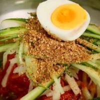 naengmyeon-ole-ole-ini-yang-dibawakan-kim-jong-un-untuk-moon-jae-in