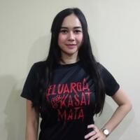 aura-kasih-unggah-foto-tengah-di-kolam-renang-kecantikannya-bikin-netizen-terpukau