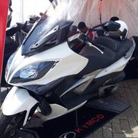 sensasi-test-ride-skutik-bongsor-kymco-xciting-400i-dengan-mesin-berkapasitas-400-cc