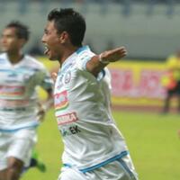 arema-fc-vs-persipura-dedik-setiawan-cetak-gol-lagi-singo-edan-unggul-3-0