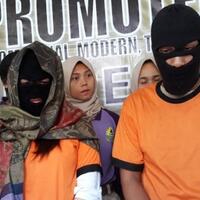 bersama-janda-satpam-ini-tertangkap-basah-praktik-jual-beli-seks-melalui-whatsapp