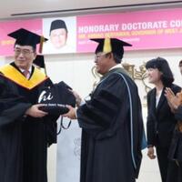 aher-raih-gelar-doktor-honoris-causa-bidang-olahraga-dari-universitas-kyungwoon-korea