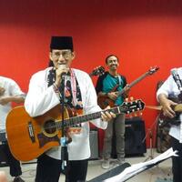sandiaga-berlatih-band-untuk-acara-jazz-goes-to-balai-kota