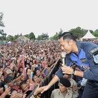 hadiri-kampanye-akbar-ahy-dukung-ishak-yudha-di-pilgub-sumsel