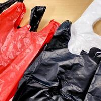 regulasi-cukai-kantong-belanja-plastik-berpotensi-hambat-investasi