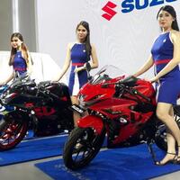 suzuki-segarkan-tampilan-gsx-r150-dengan-striping-baru-yang-lebih-stylish