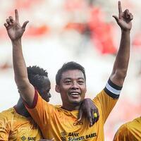 saling-serang-sriwijaya-fc-vs-psm-makassar-tanpa-gol-di-babak-pertama