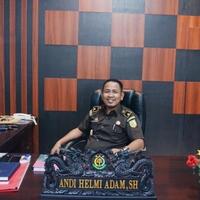 dua-pejabat-pemprov-sulsel-dijebloskan-ke-lapas-makassar