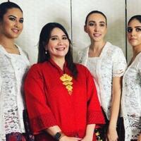 coreta-louise-kenalkan-kain-dan-asesoris-di-new-york-city