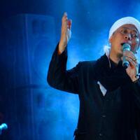 opick-bangga-jadi-ikon-poligami