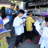 dorong-minat-baca-perpustakaan-nasional-gelar-safari-ke-banyuwangi