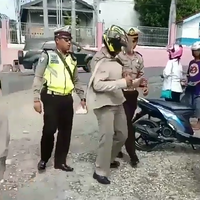 oknum-pol-pp-ini-membuang-surat-tilang-saat-dirazia-polantas