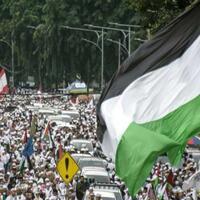 puluhan-ribu-massa-padati-kawasan-monas-teriakkan-yerusalem-milik-palestina