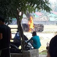 polsek-bayah-banten-diserang-mobil-dibakar-kantor-diacak-acak