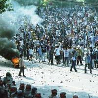 sepenggal-kisah-kelam-kerusuhan-mei-1998-kekerasan-pemerkosaan-dan-penjarahan-mass