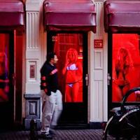 red-light-district-amsterdam-surga-wisata-esek-esek-kelas-dunia-yang-ada-di-belanda