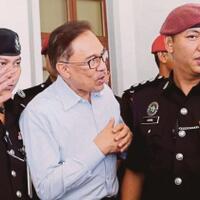 anwar-ibrahim-bebas-siap-berpolitik-lagi